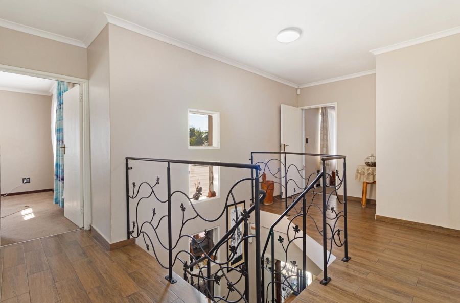 5 Bedroom Property for Sale in Milnerton Ridge Western Cape